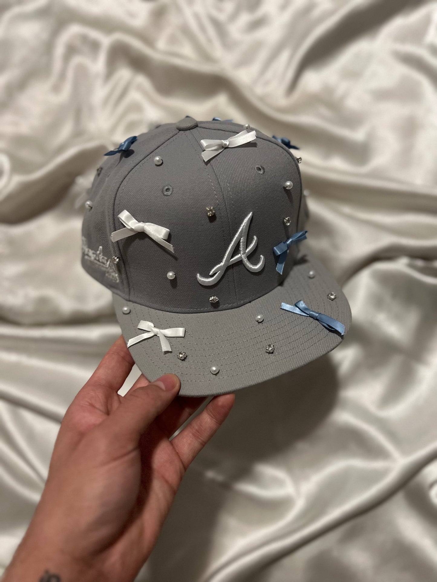 Gray ATL Bow, Pearl & Diamond Adjustable Snapback